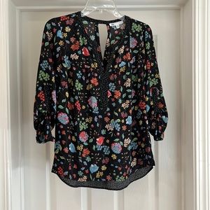 Beautiful floral DR2 blouse